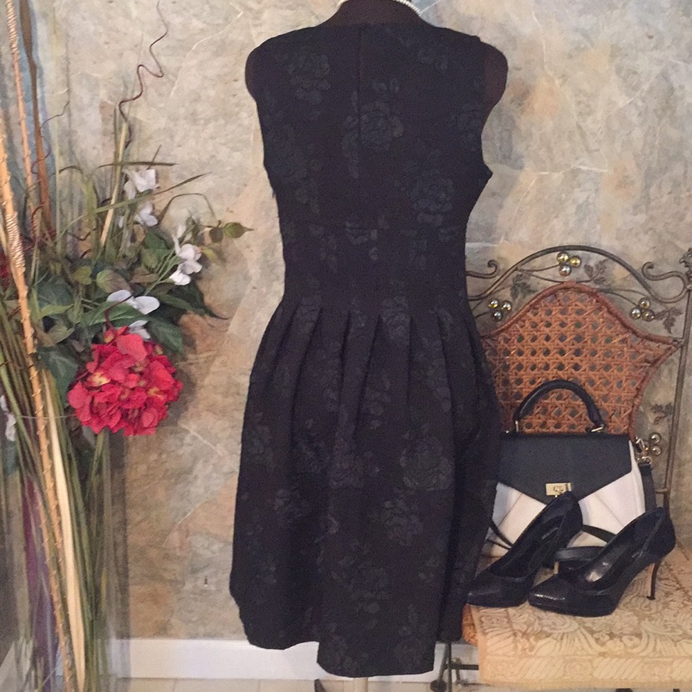 Elle 🌹 stunning Jacquard dress - Picture 5 of 8